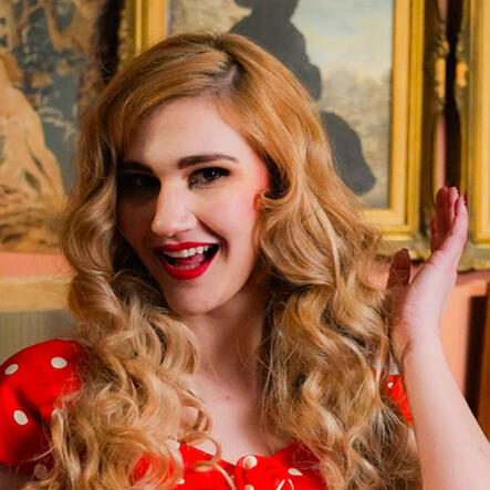 Model with wavy red hair